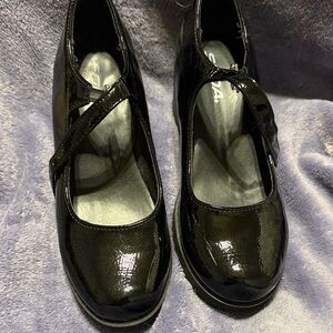 Soda Glossy Black Low Chunky heels